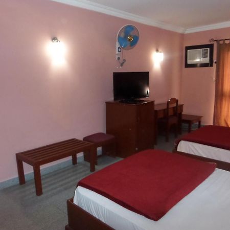 Hotel Newcastle Lagos Bagian luar foto