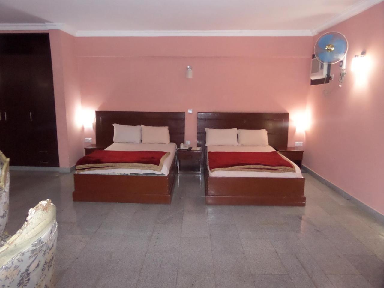 Hotel Newcastle Lagos Bagian luar foto