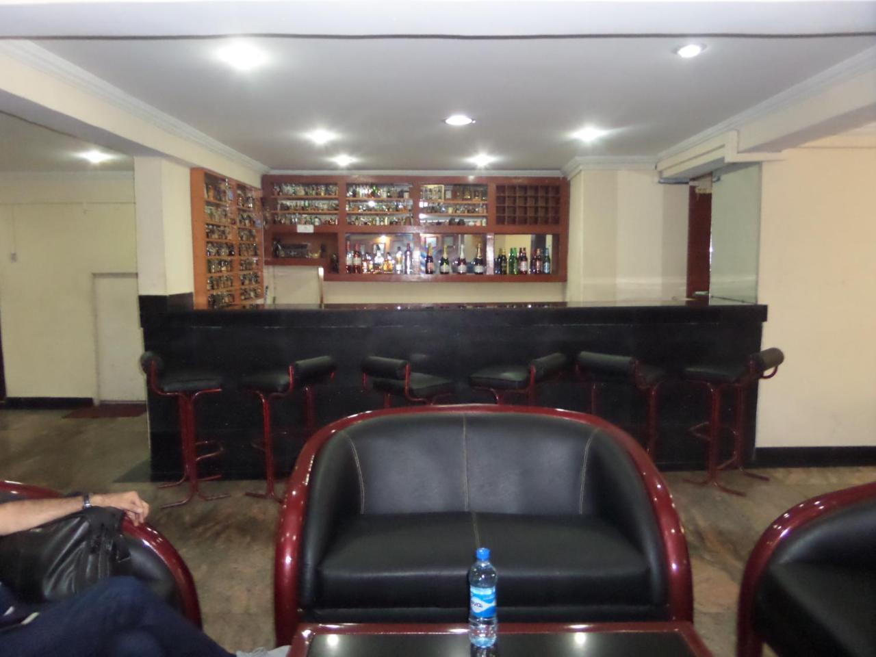 Hotel Newcastle Lagos Bagian luar foto