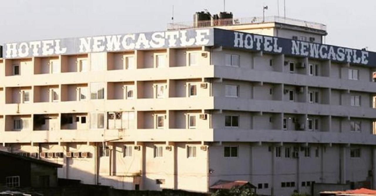 Hotel Newcastle Lagos Bagian luar foto